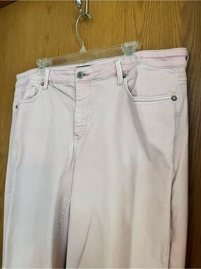 NYDJ Straight-Leg Jeans in Light Pink